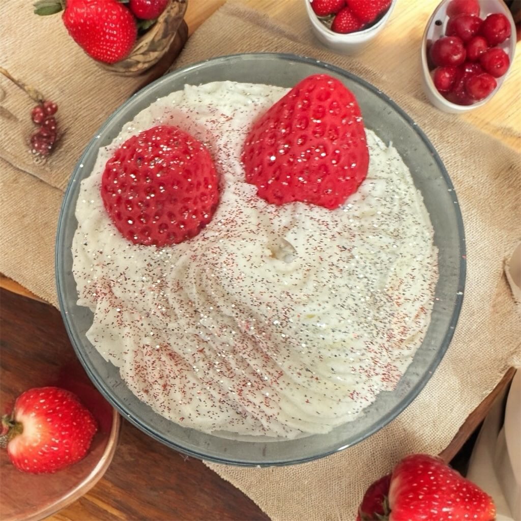 Κερί με άρωμα φράουλας – Strawberry Candle | The Gift Box
