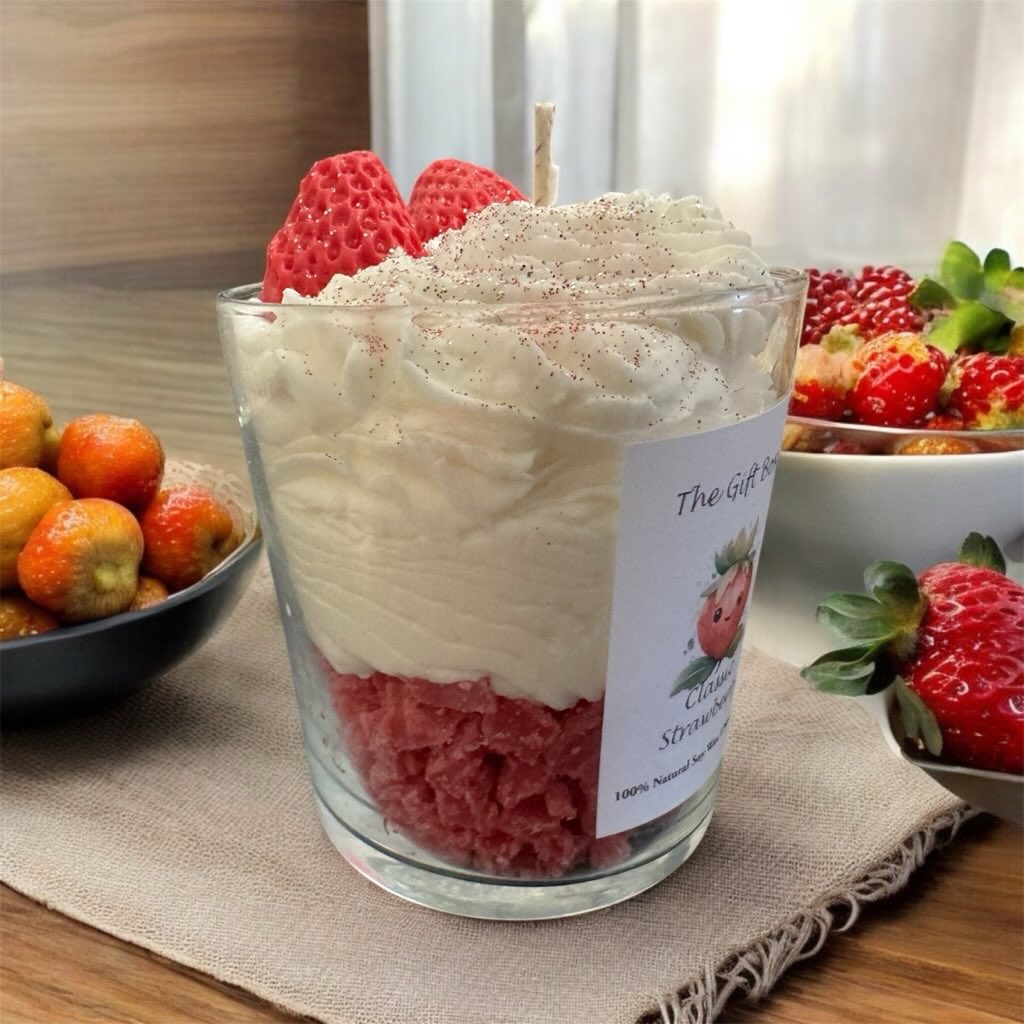 Κερί με άρωμα φράουλας – Strawberry Candle | The Gift Box
