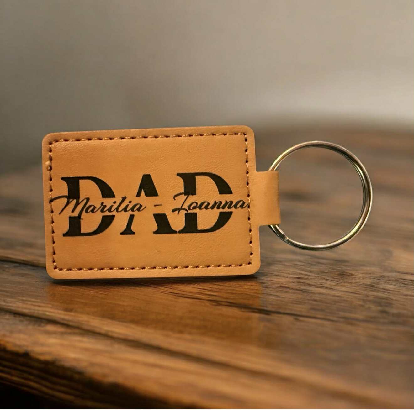 Μπρελόκ Δερματίνη "DAD" με Ονόματα  - Προσωποποιημένο Δώρο για Μπαμπά