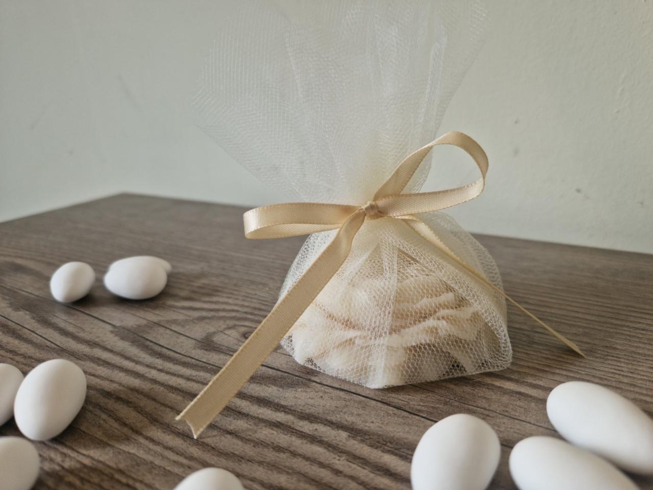 Μπομπονιέρα Κερί Παιώνια σε Τούλι