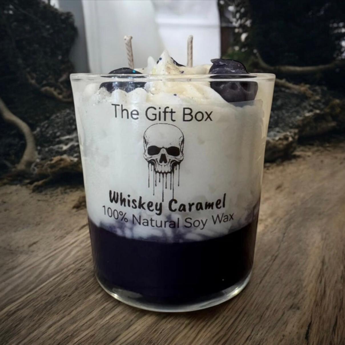 Skull Soy Candle με άρωμα whiskey caramel – The Gift Box thegiftbox.gr

